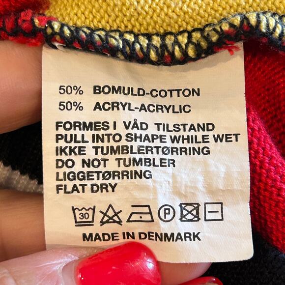 Skovhuus Sweater Danish Long sleeve crew neckline 
Colorblock size Large - Picture 5 of 5